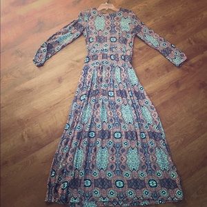 Long sleeve maxi print dress size 8